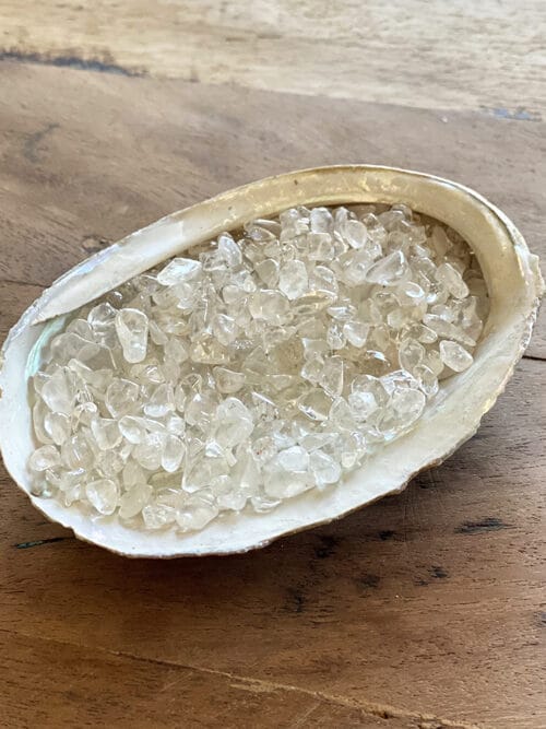 kristal in abalone schelp