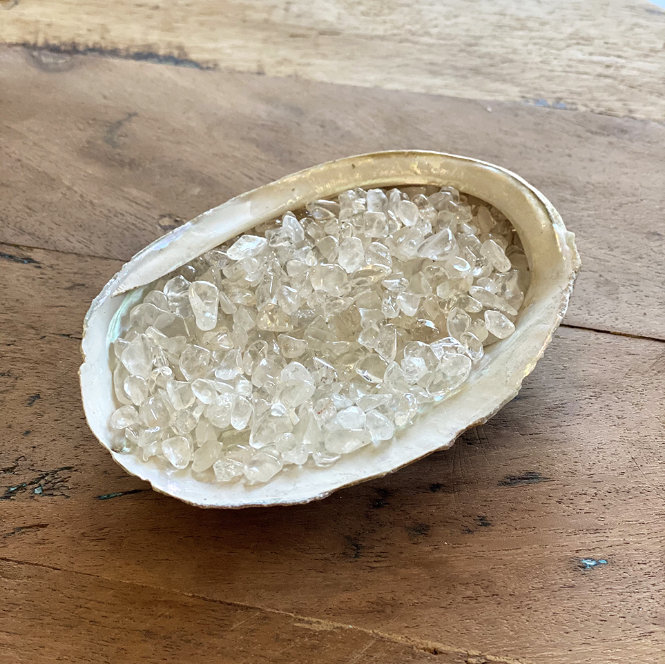 kristal in abalone schelp