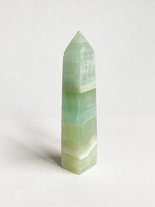 Groene calciet toren