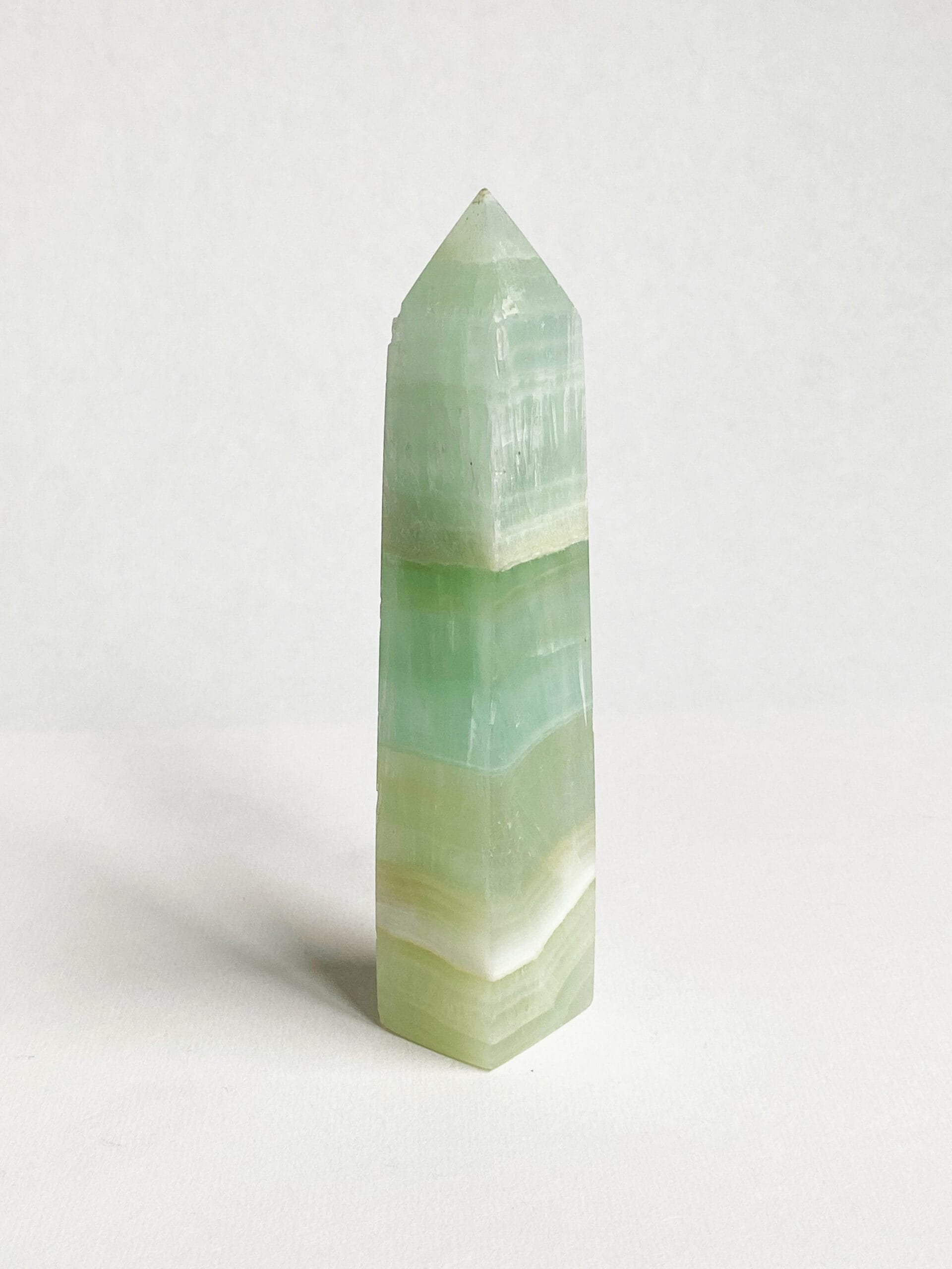 Groene calciet toren