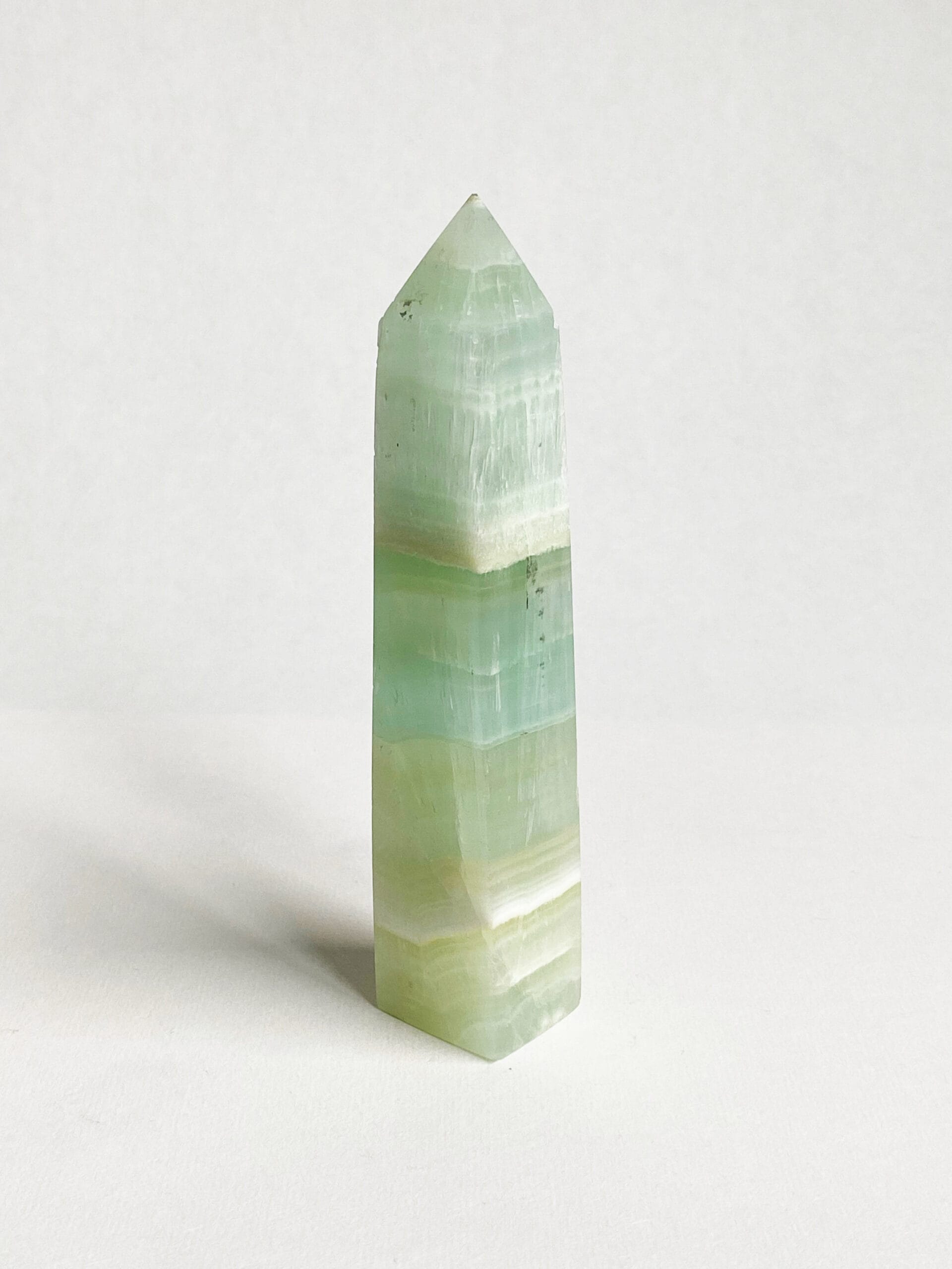 Groene calciet toren