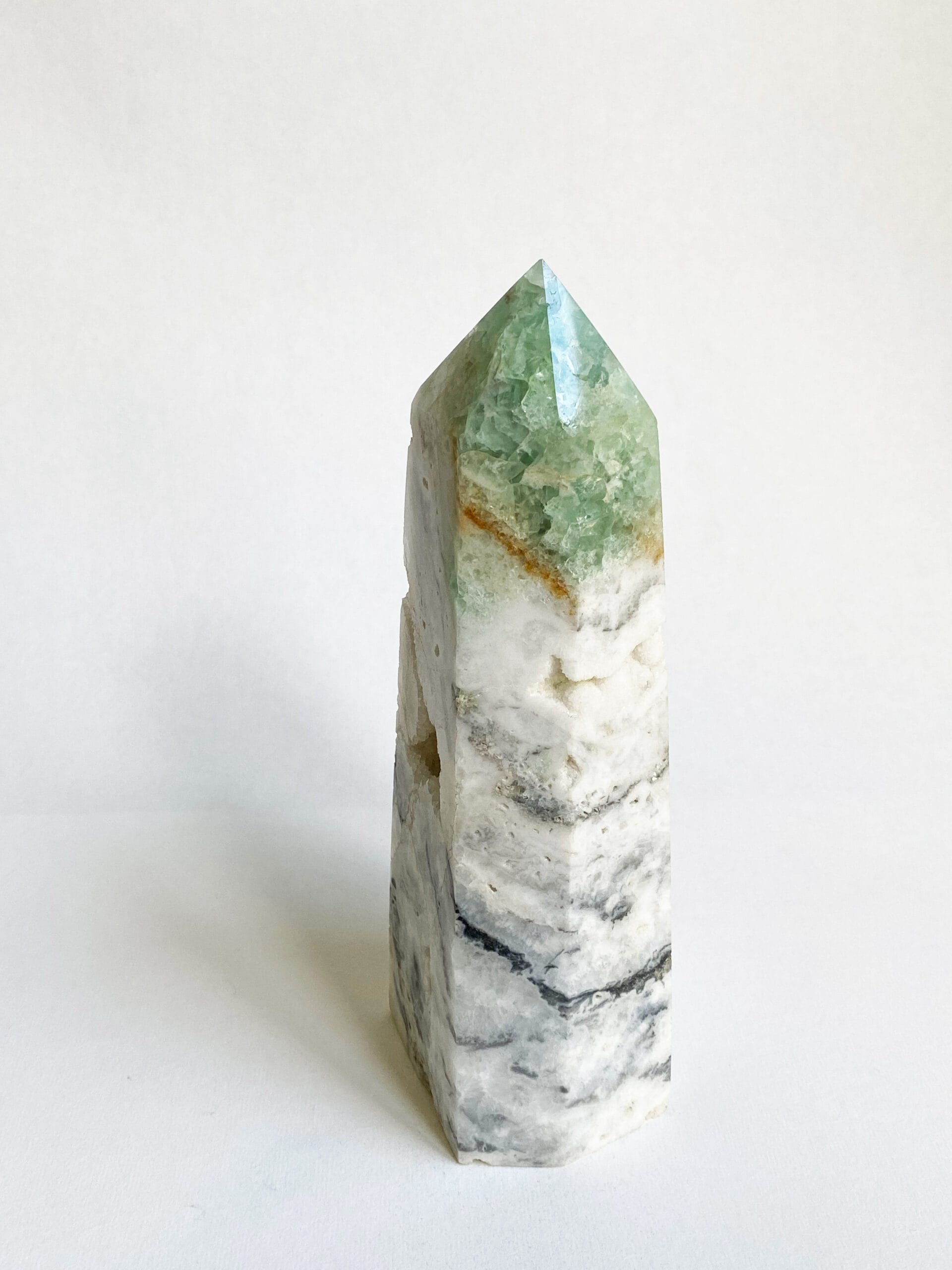 Groene calciet toren geode