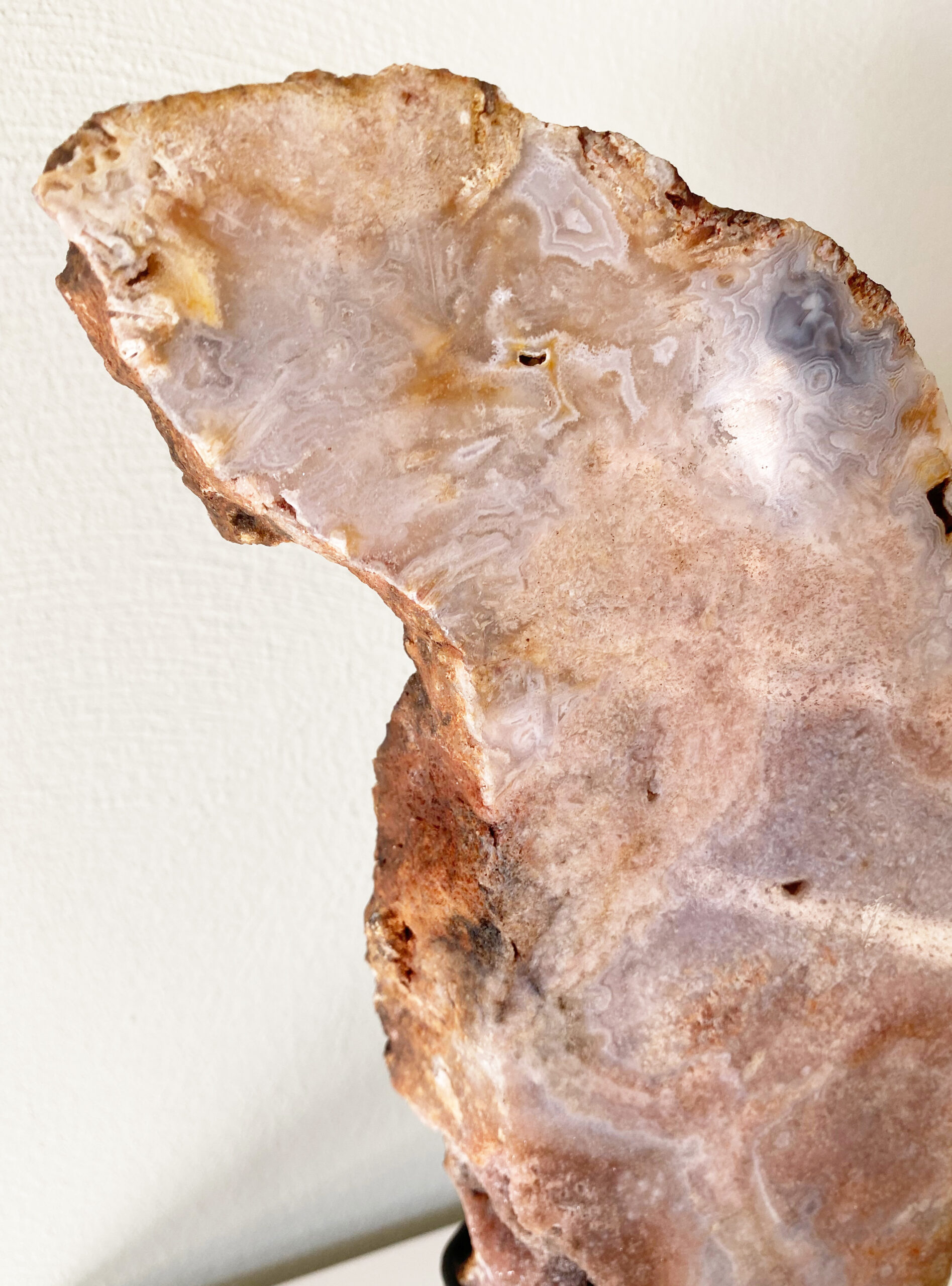 Roze amethist Slab in standaard Roze amethist Slab in standaard