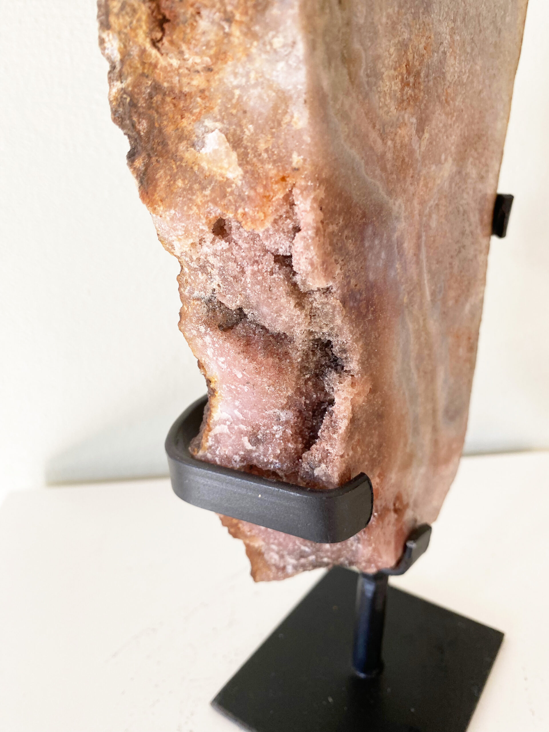 Roze amethist Slab in standaard Roze amethist Slab in standaard