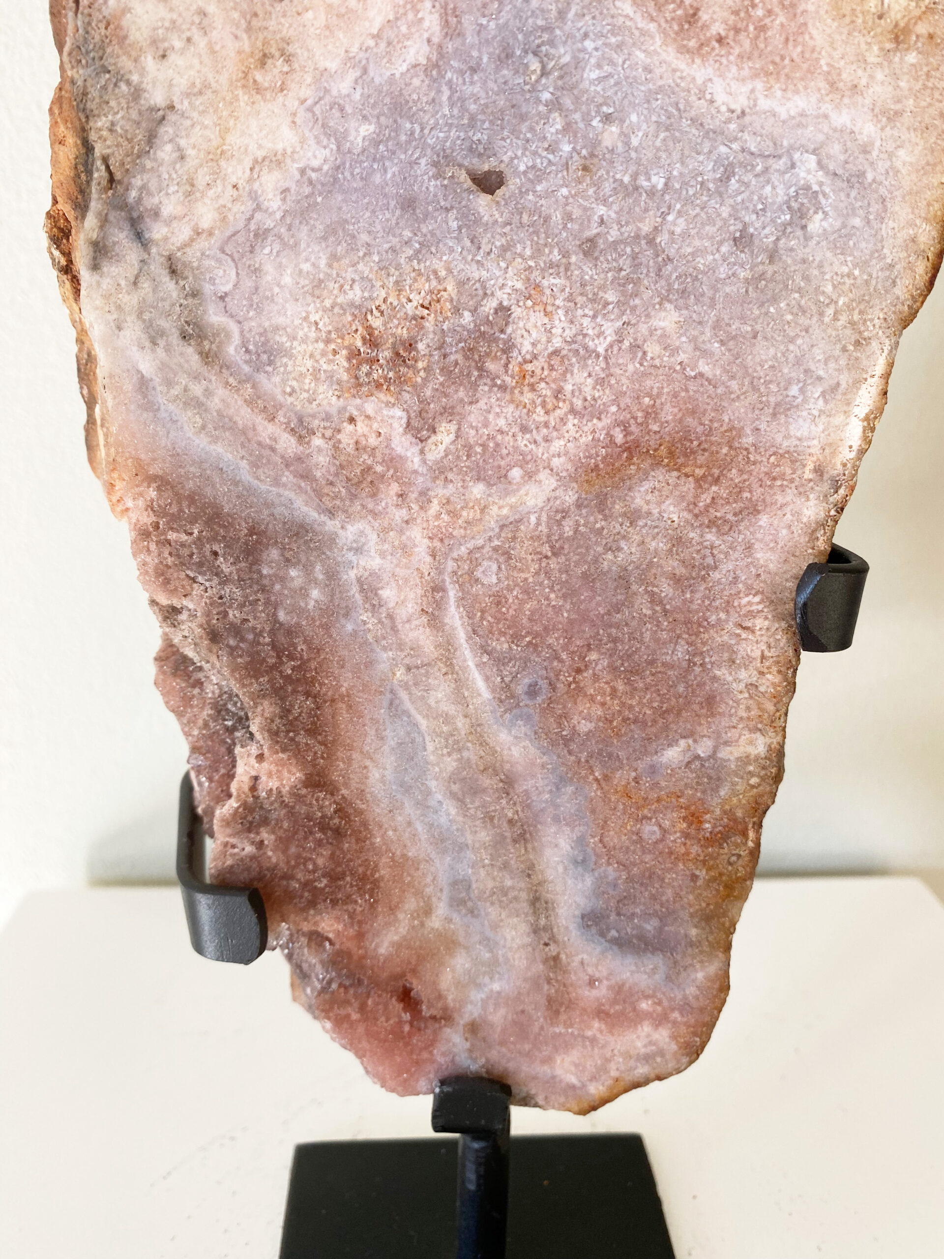 Roze amethist Slab in standaard Roze amethist Slab in standaard