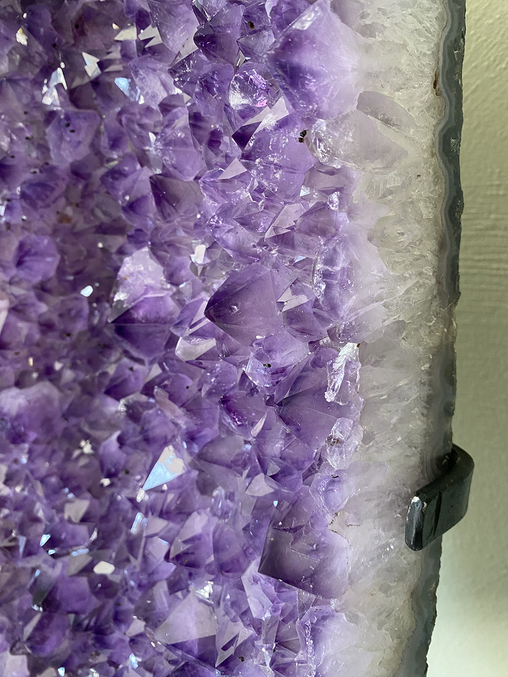 Amethist op standaard