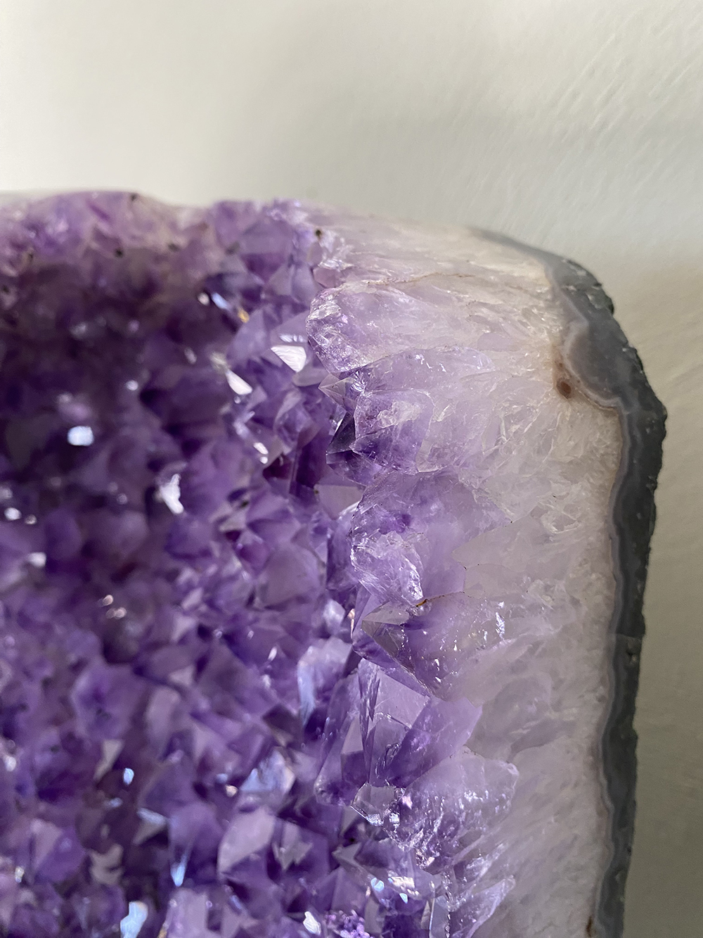 Amethist op standaard