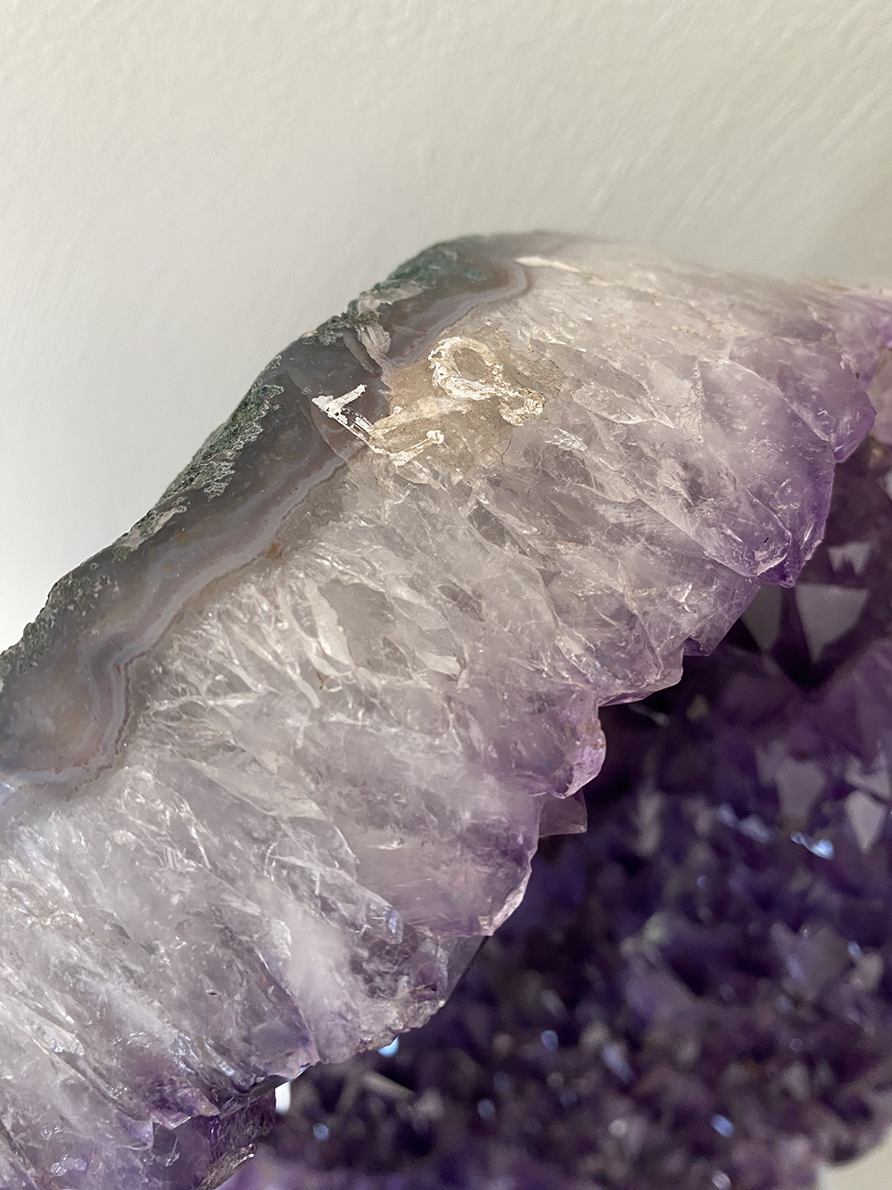 Amethist op standaard