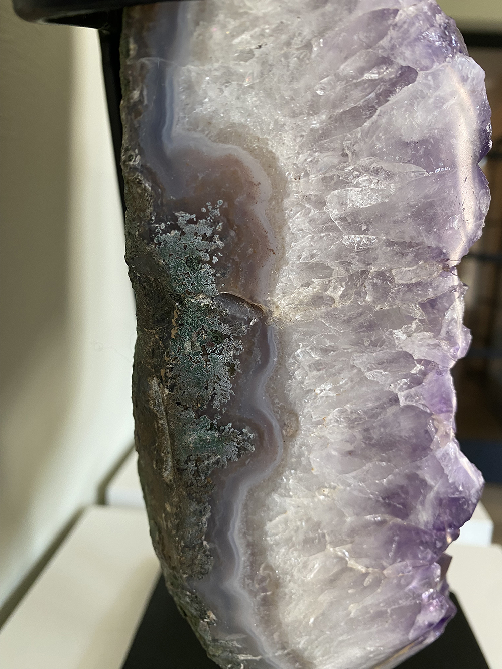 Amethist op standaard