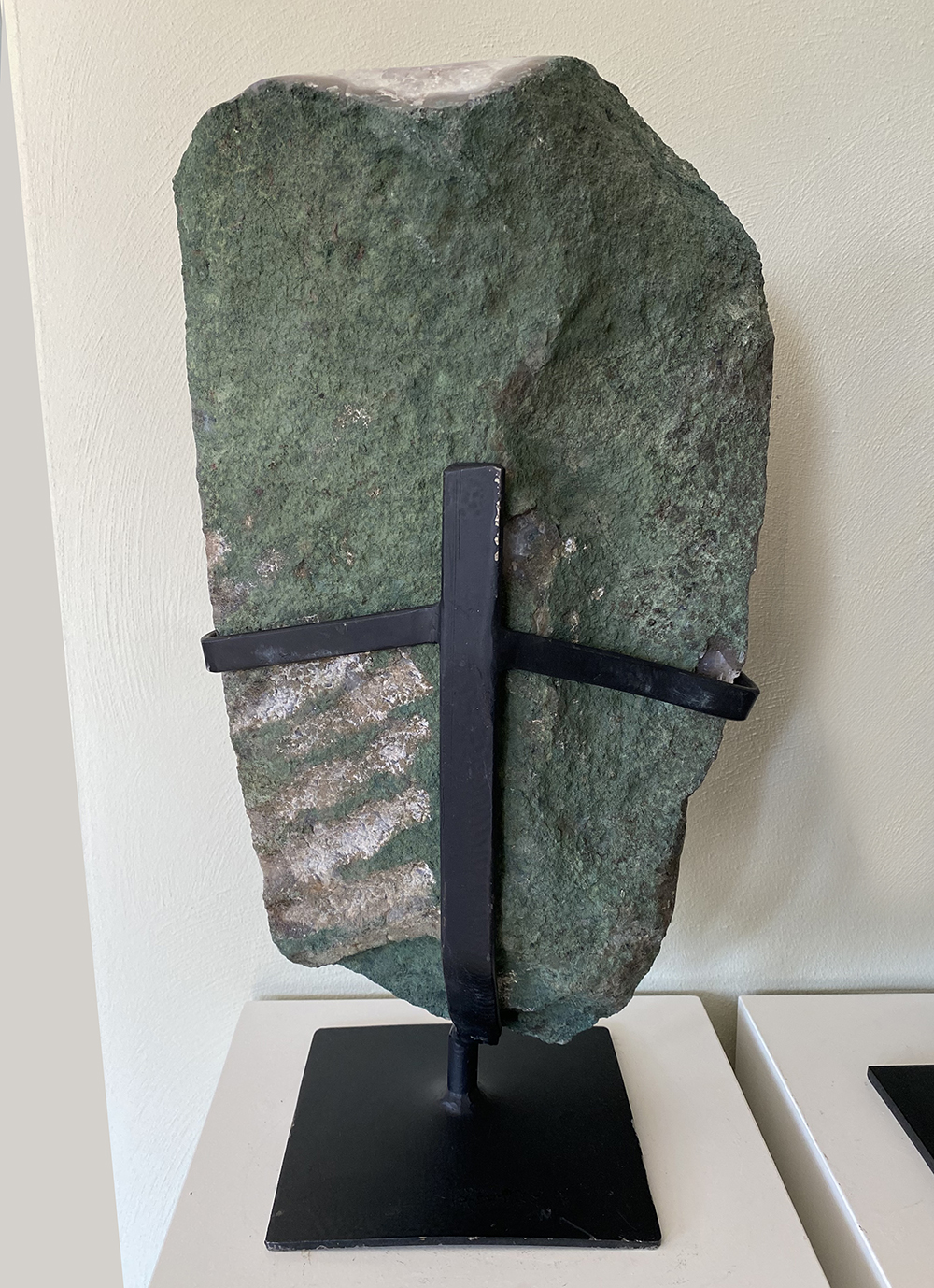 Amethist op standaard