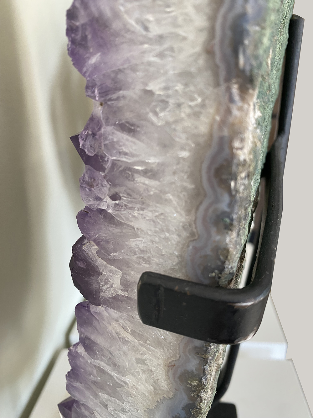 Amethist op standaard