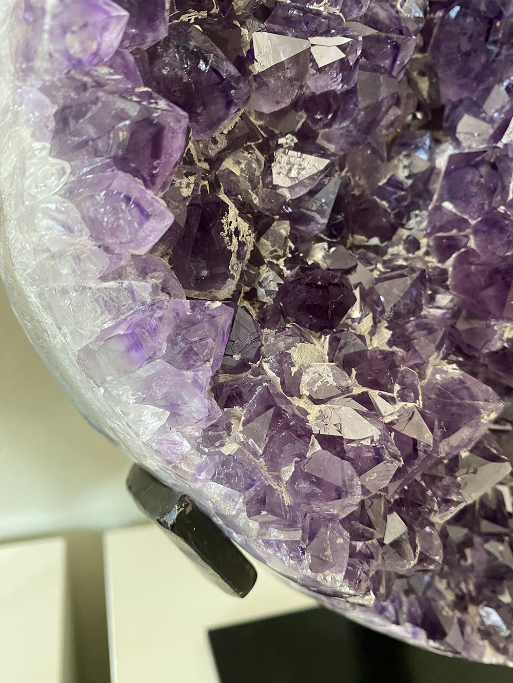 Amethist op standaard