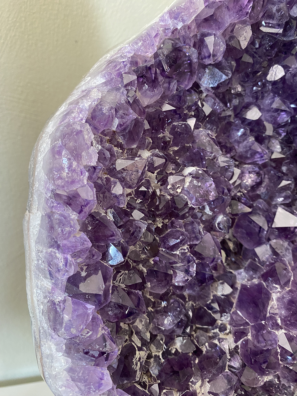 Amethist op standaard