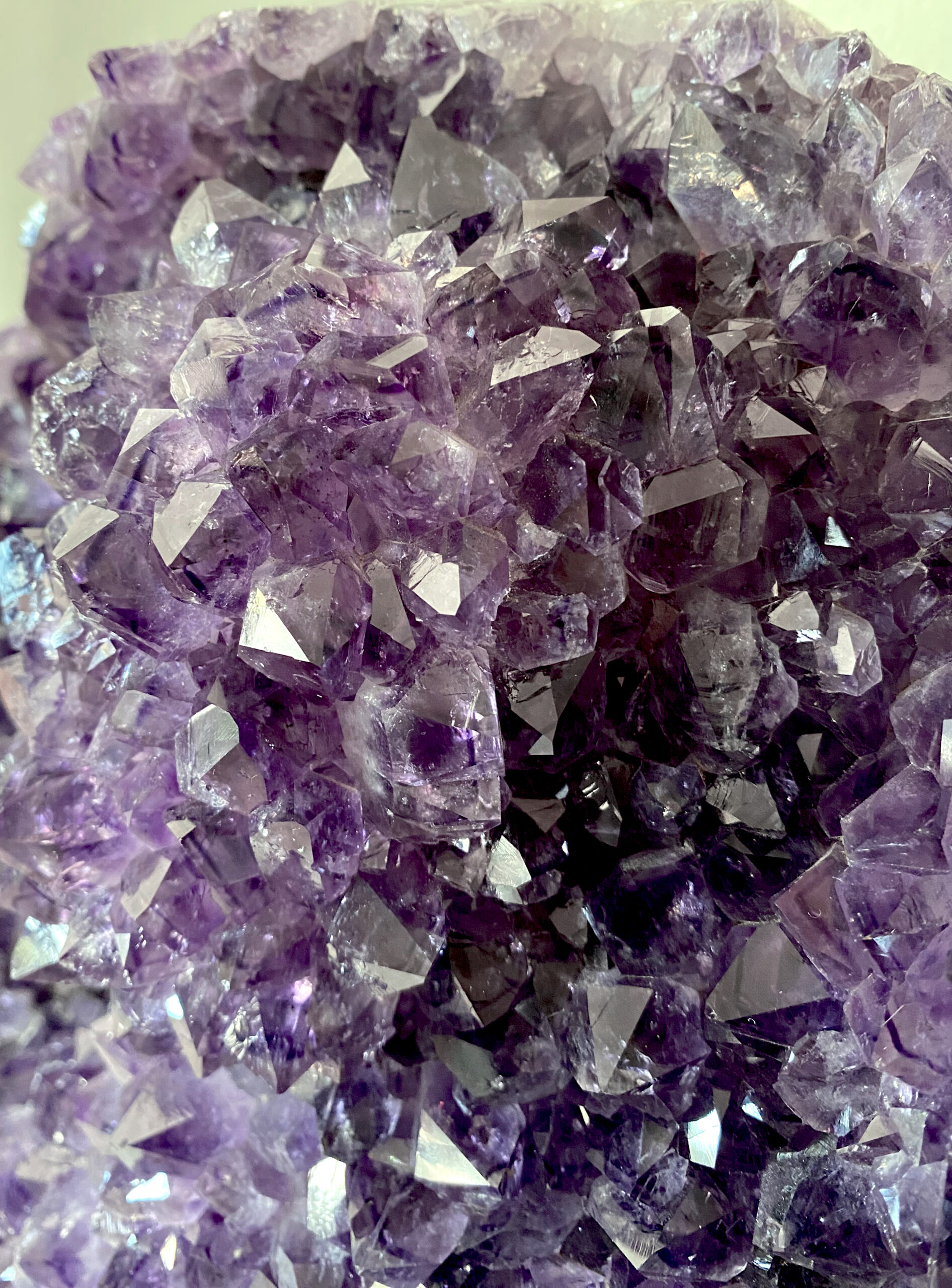 Amethist op standaard