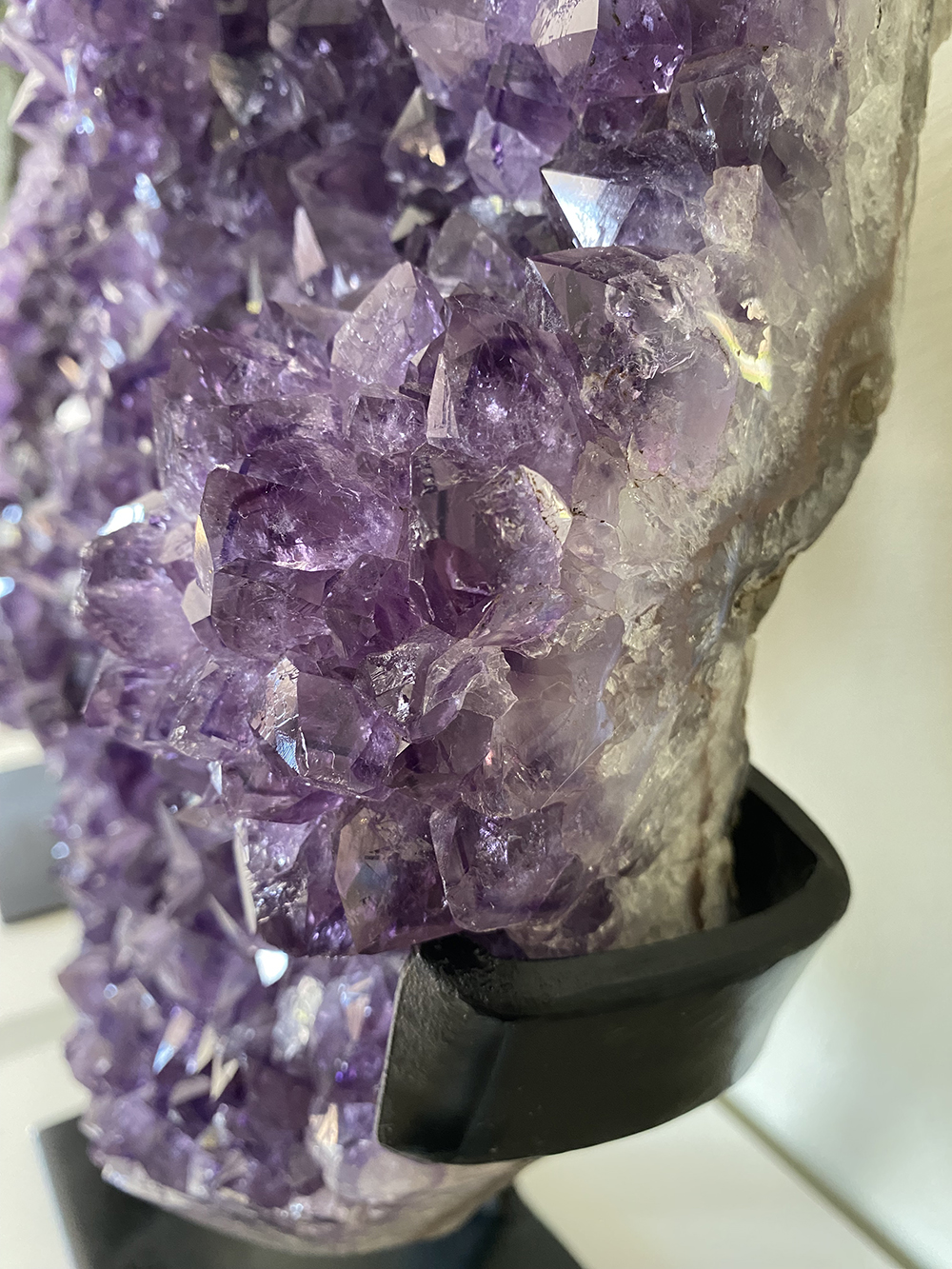 Amethist op standaard