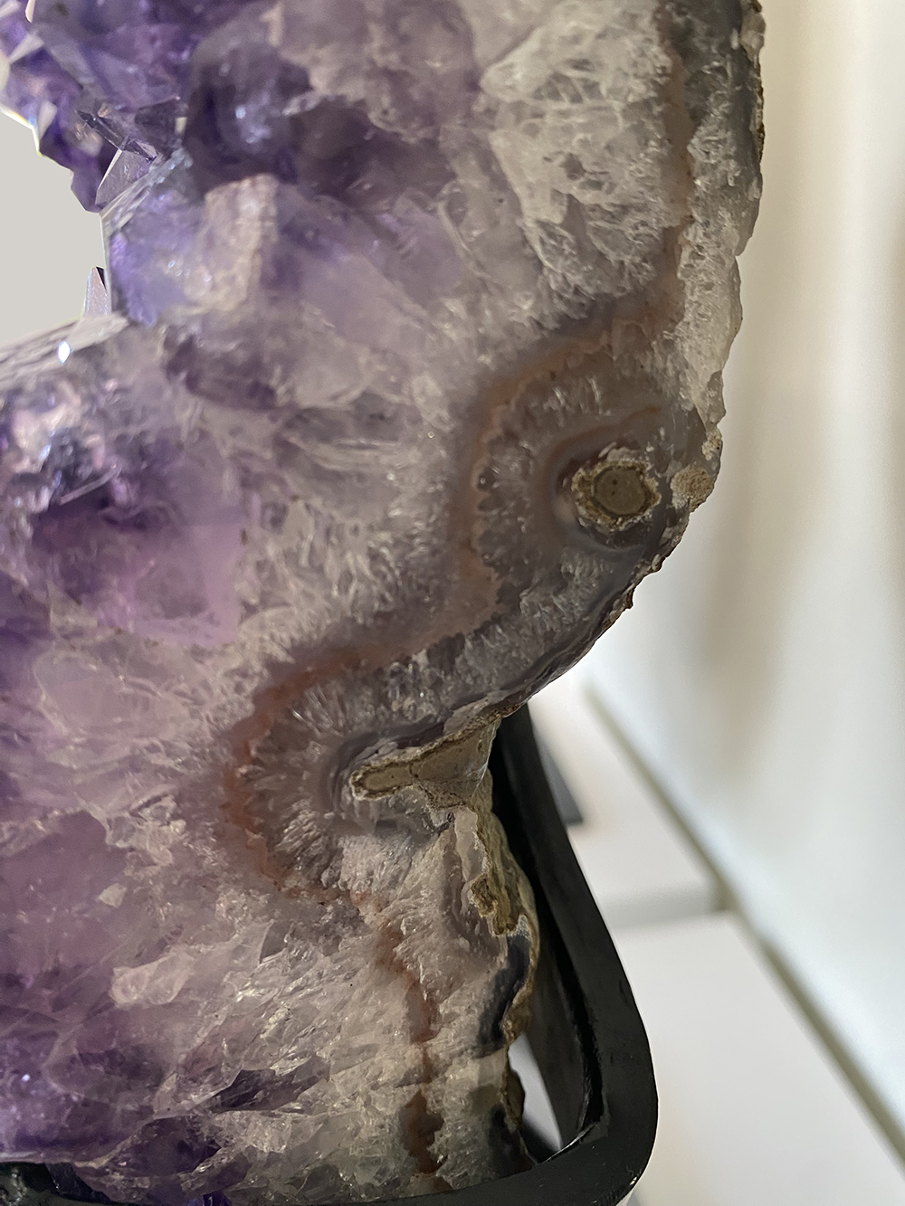 Amethist op standaard