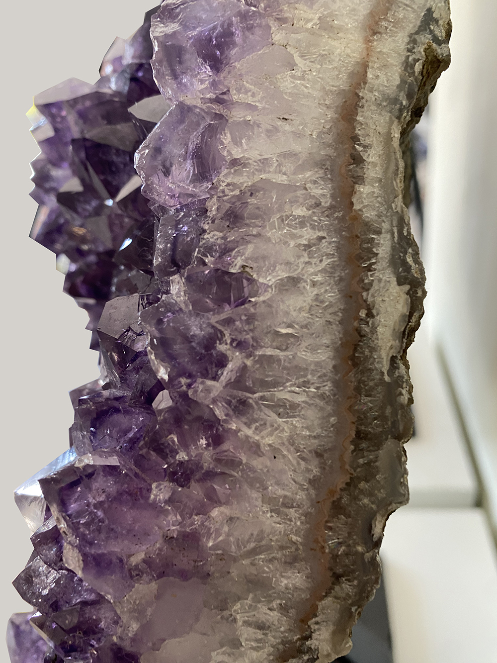 Amethist op standaard