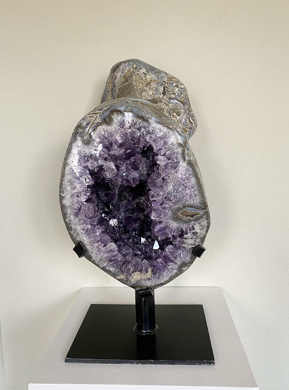 Amethist op standaard