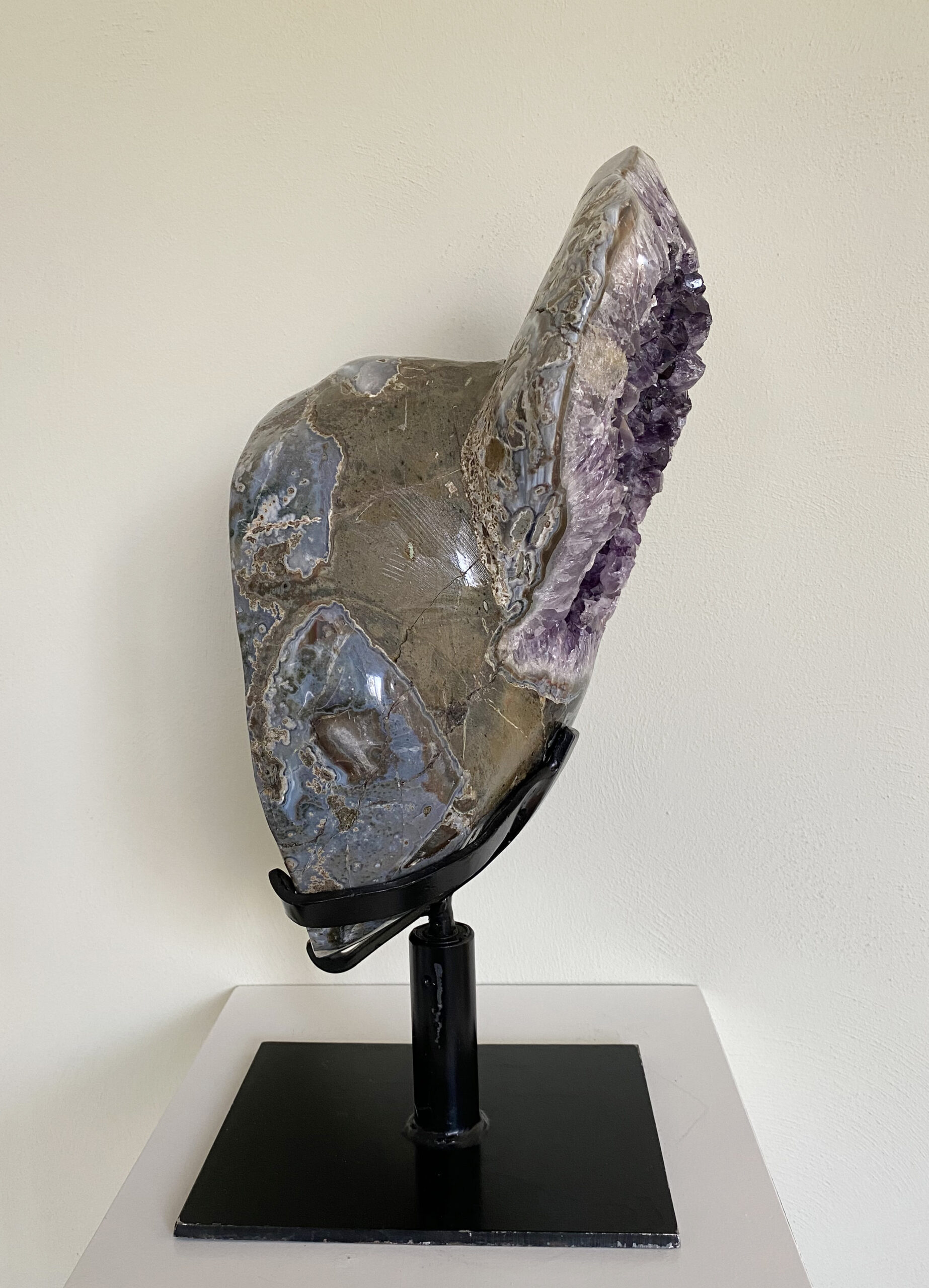 Amethist op standaard