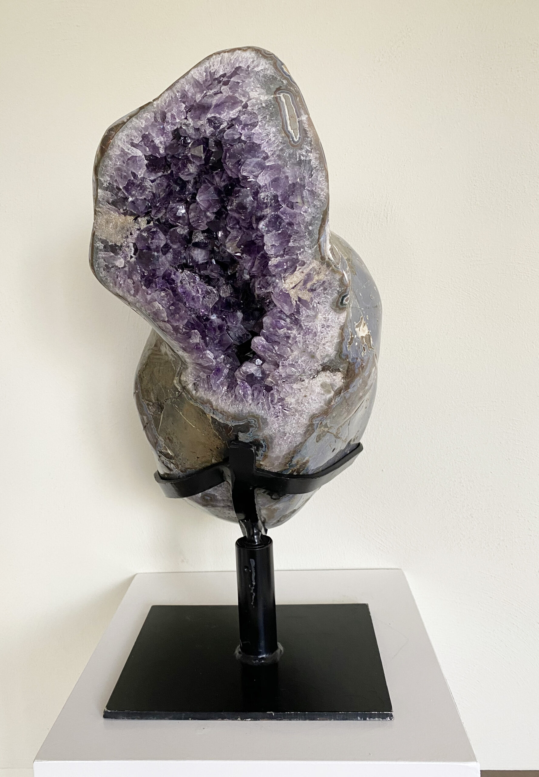 Amethist op standaard