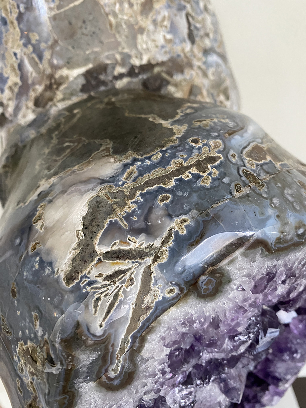 Amethist op standaard