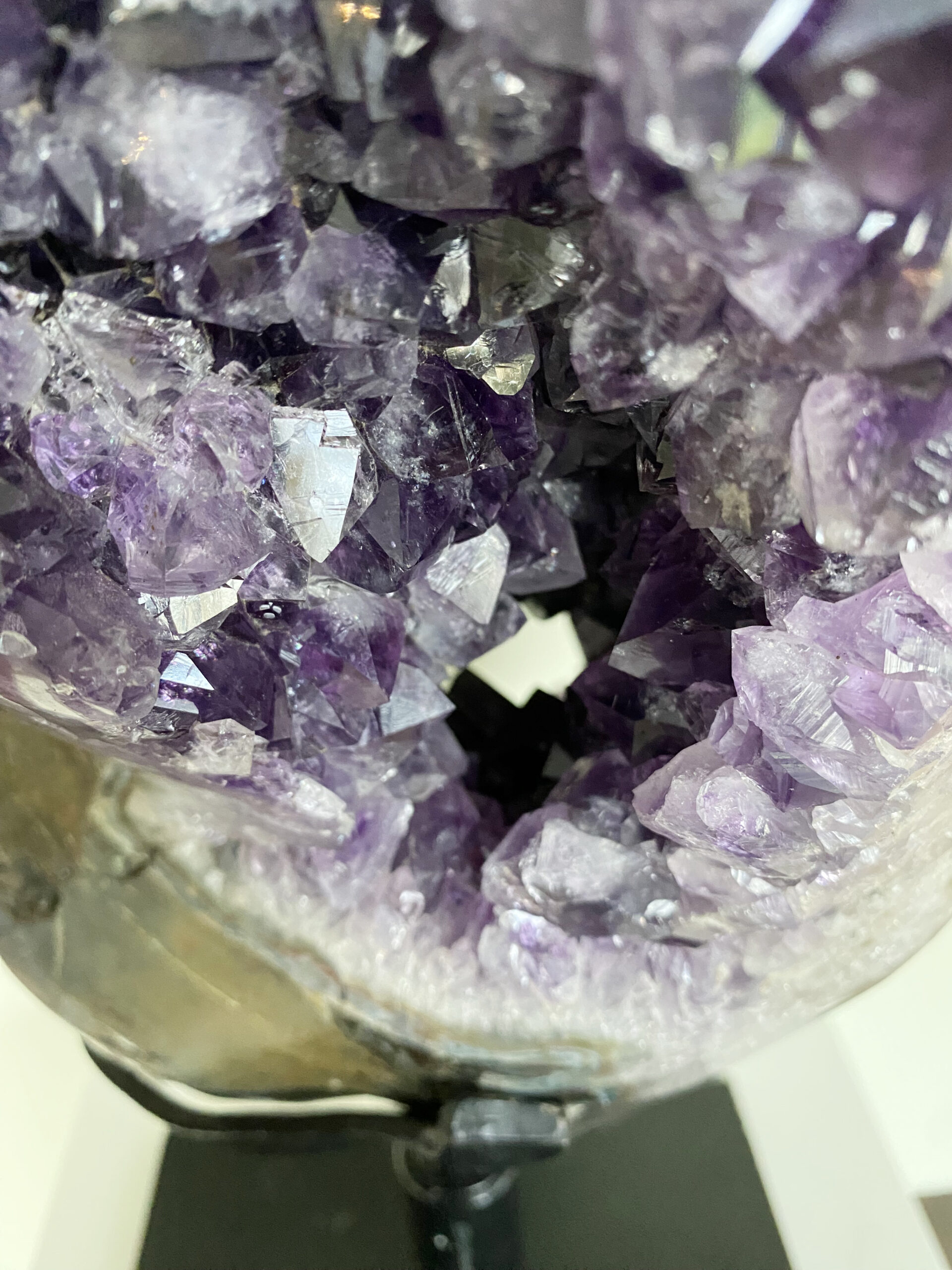 Amethist op standaard