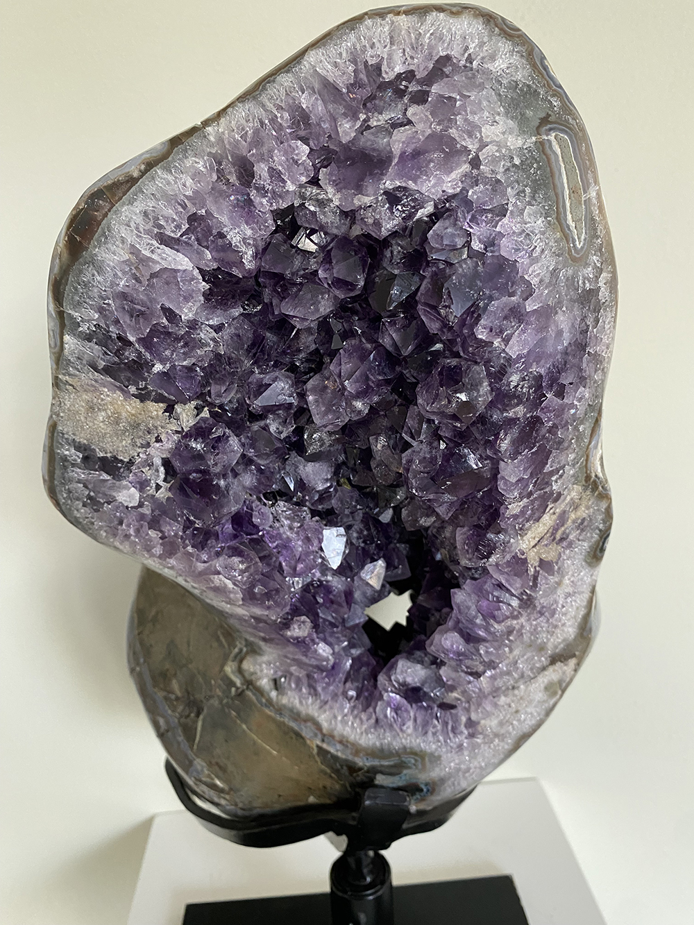 Amethist op standaard